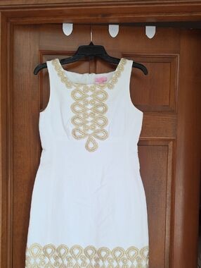 Lilly Pulitzer White Sleeveless Sheath Dress with Gold Embellishment Sz 4